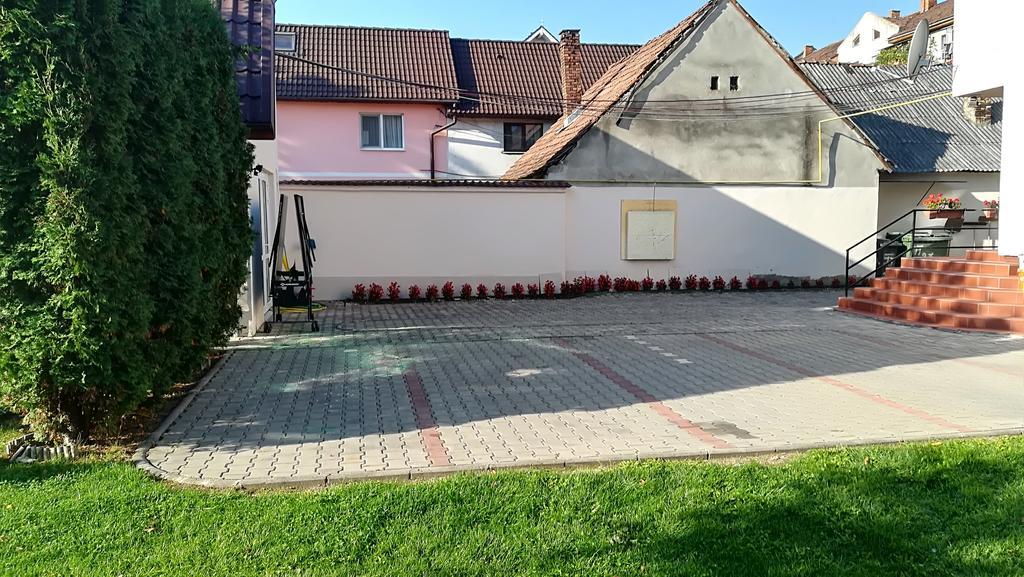 Apartament Alpha Apartment Bistrita  Exterior photo